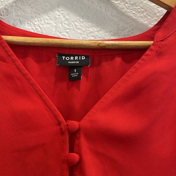 Torrid Harper Red Georgette Button Loop Blouse Size 1X - Picture 4 of 9